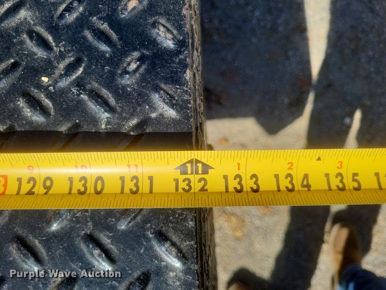 image for item MI9820 1996 Ford F350 XLT  flatbed pickup truck