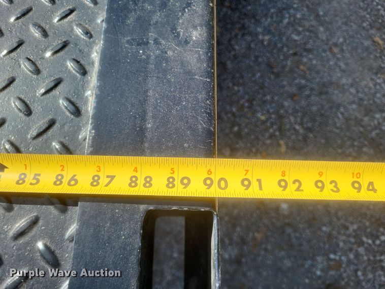 image for item MI9820 1996 Ford F350 XLT  flatbed pickup truck