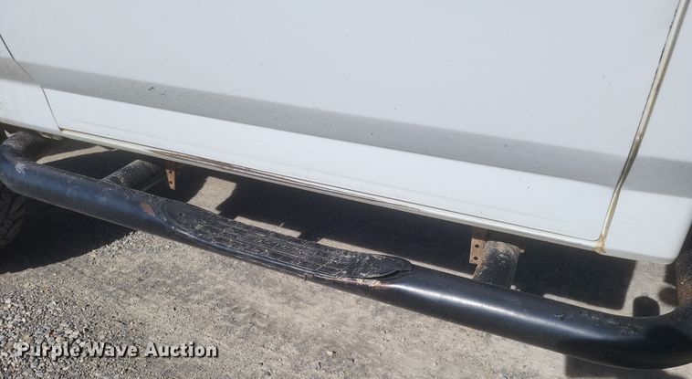 image for item MI9820 1996 Ford F350 XLT  flatbed pickup truck