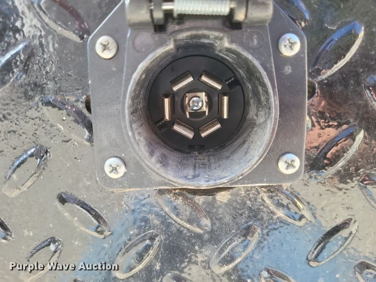 image for item MI9820 1996 Ford F350 XLT  flatbed pickup truck