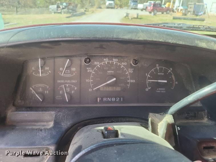 image for item MI9820 1996 Ford F350 XLT  flatbed pickup truck