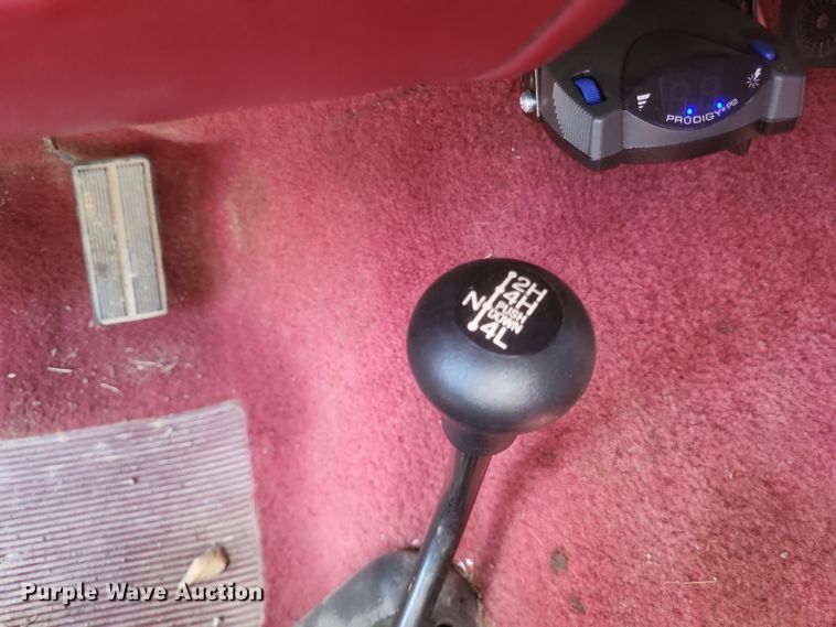 image for item MI9820 1996 Ford F350 XLT  flatbed pickup truck