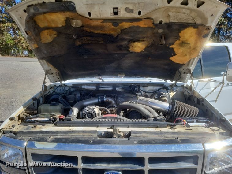 image for item MI9820 1996 Ford F350 XLT  flatbed pickup truck