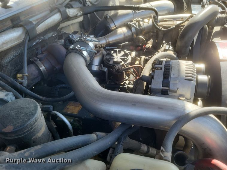 image for item MI9820 1996 Ford F350 XLT  flatbed pickup truck