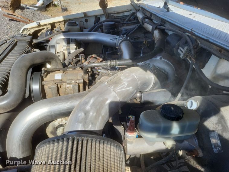 image for item MI9820 1996 Ford F350 XLT  flatbed pickup truck