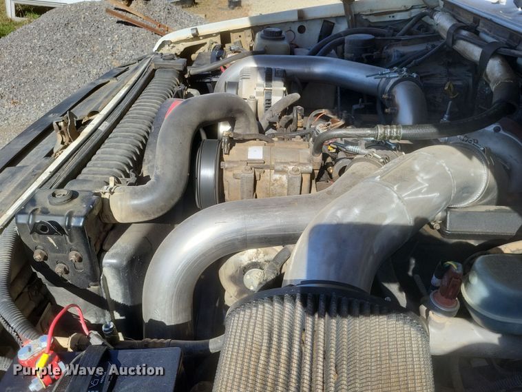 image for item MI9820 1996 Ford F350 XLT  flatbed pickup truck