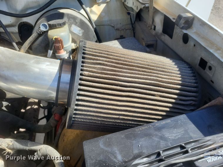 image for item MI9820 1996 Ford F350 XLT  flatbed pickup truck