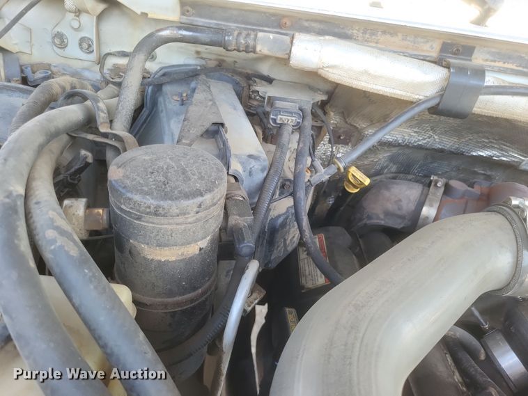 image for item MI9820 1996 Ford F350 XLT  flatbed pickup truck