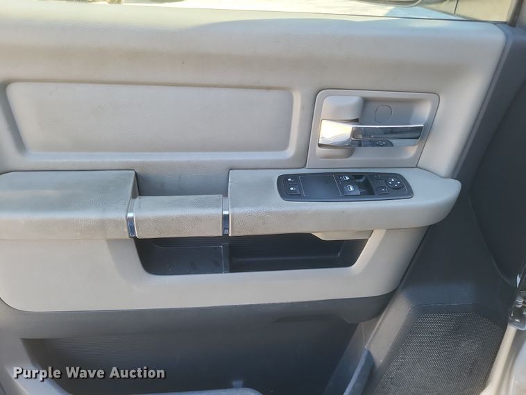 image for item MI9821 2012 Dodge Ram 2500 HD  pickup truck