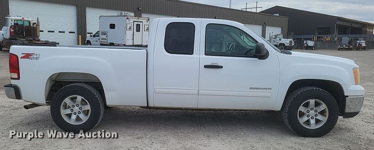 image for item MI9832 2011 GMC Sierra 1500 SLE  Ext. Cab pickup truck