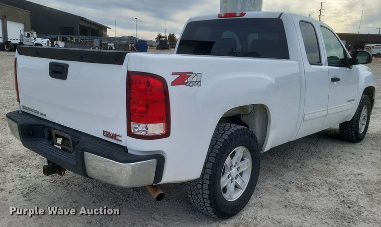 image for item MI9832 2011 GMC Sierra 1500 SLE  Ext. Cab pickup truck