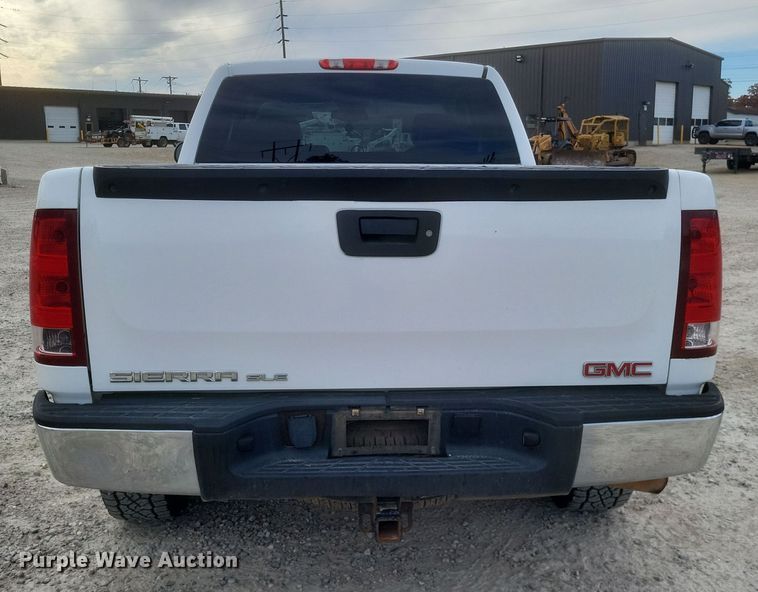 image for item MI9832 2011 GMC Sierra 1500 SLE  Ext. Cab pickup truck