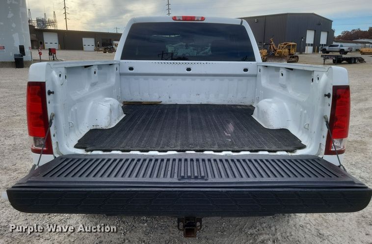 image for item MI9832 2011 GMC Sierra 1500 SLE  Ext. Cab pickup truck