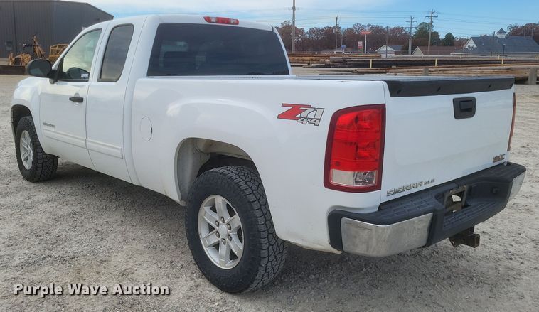 image for item MI9832 2011 GMC Sierra 1500 SLE  Ext. Cab pickup truck