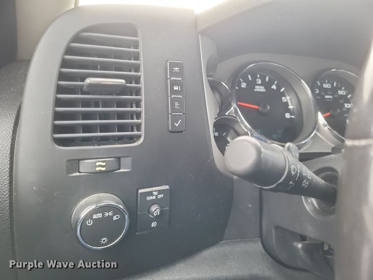 image for item MI9832 2011 GMC Sierra 1500 SLE  Ext. Cab pickup truck