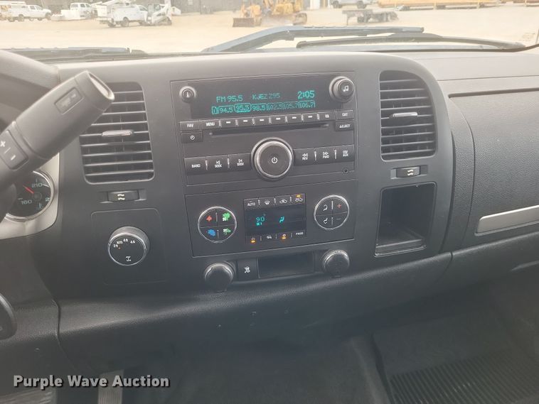 image for item MI9832 2011 GMC Sierra 1500 SLE  Ext. Cab pickup truck