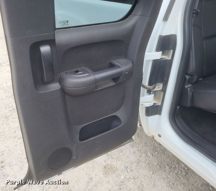 image for item MI9832 2011 GMC Sierra 1500 SLE  Ext. Cab pickup truck