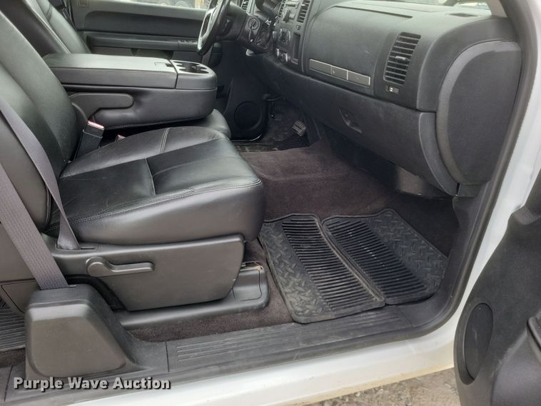 image for item MI9832 2011 GMC Sierra 1500 SLE  Ext. Cab pickup truck