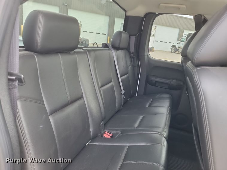 image for item MI9832 2011 GMC Sierra 1500 SLE  Ext. Cab pickup truck