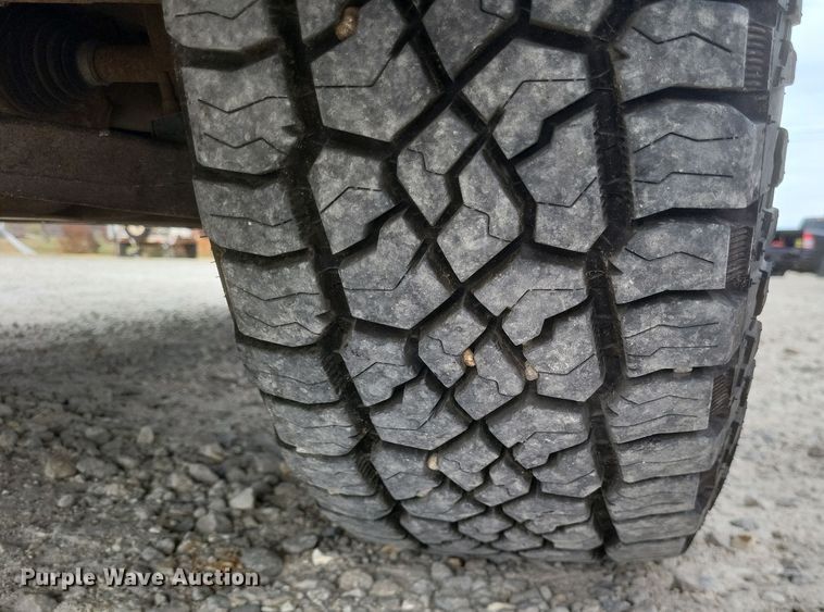 image for item MI9832 2011 GMC Sierra 1500 SLE  Ext. Cab pickup truck