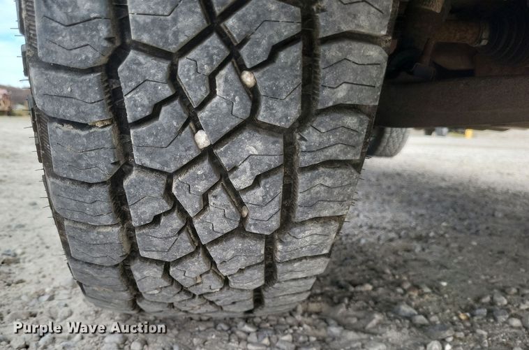 image for item MI9832 2011 GMC Sierra 1500 SLE  Ext. Cab pickup truck