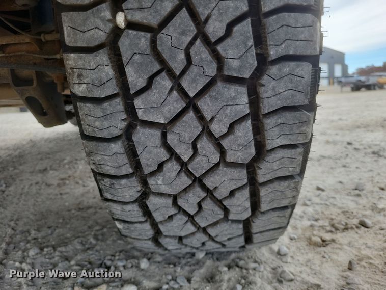 image for item MI9832 2011 GMC Sierra 1500 SLE  Ext. Cab pickup truck