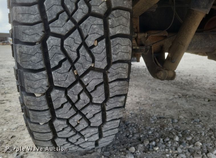 image for item MI9832 2011 GMC Sierra 1500 SLE  Ext. Cab pickup truck