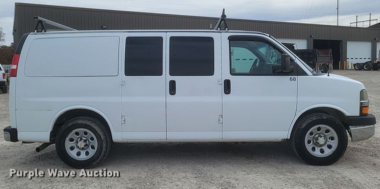 image for item MI9833 2014 Chevrolet Express  van