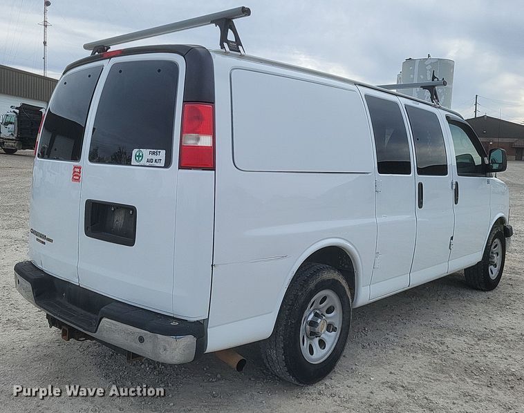 image for item MI9833 2014 Chevrolet Express  van