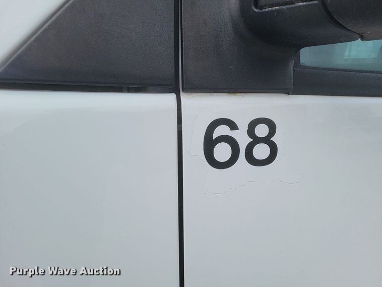 image for item MI9833 2014 Chevrolet Express  van