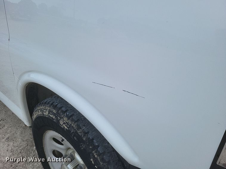 image for item MI9833 2014 Chevrolet Express  van