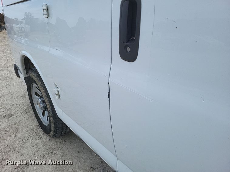 image for item MI9833 2014 Chevrolet Express  van