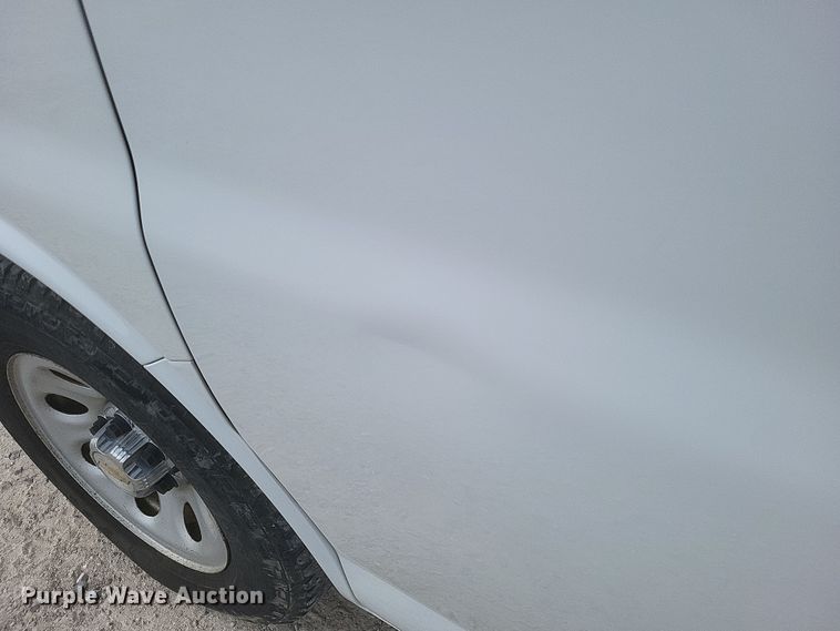 image for item MI9833 2014 Chevrolet Express  van