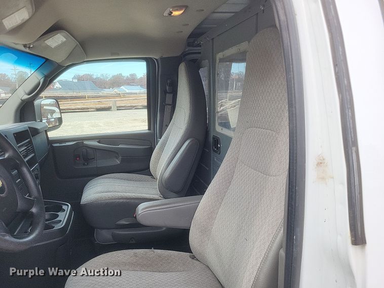 image for item MI9833 2014 Chevrolet Express  van