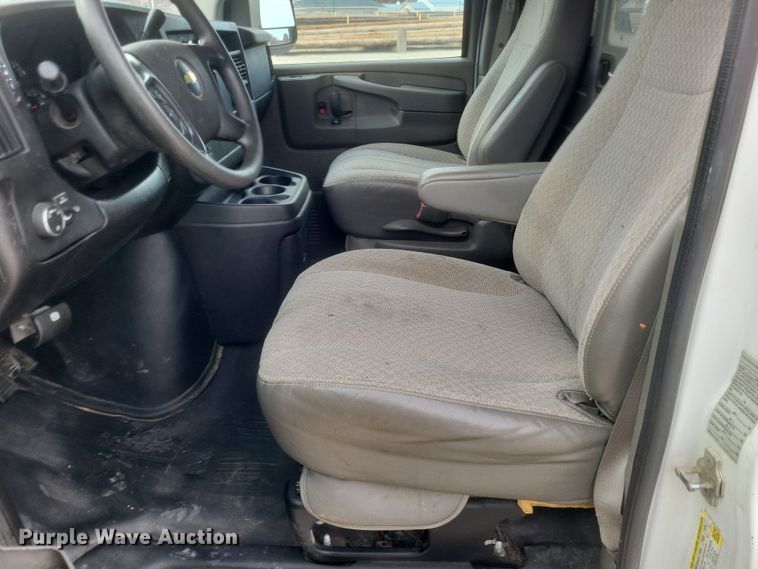 image for item MI9833 2014 Chevrolet Express  van