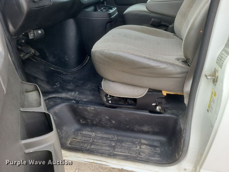 image for item MI9833 2014 Chevrolet Express  van