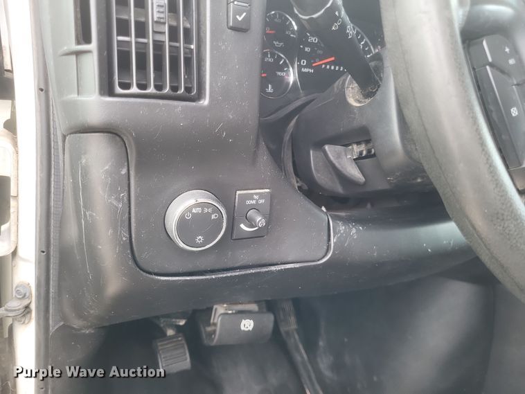 image for item MI9833 2014 Chevrolet Express  van