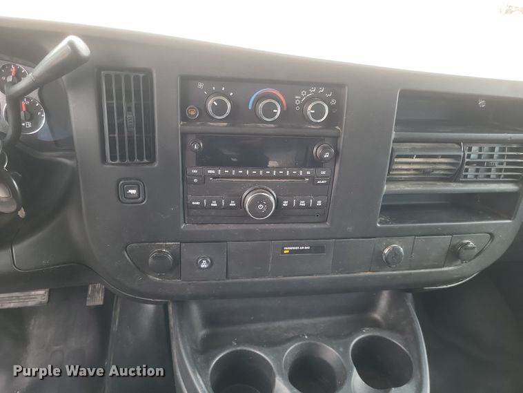 image for item MI9833 2014 Chevrolet Express  van