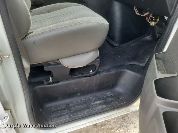 image for item MI9833 2014 Chevrolet Express  van