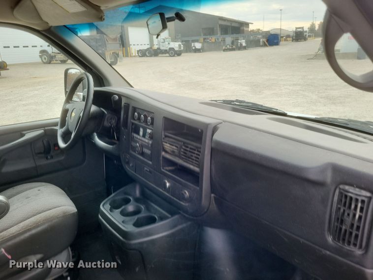 image for item MI9833 2014 Chevrolet Express  van
