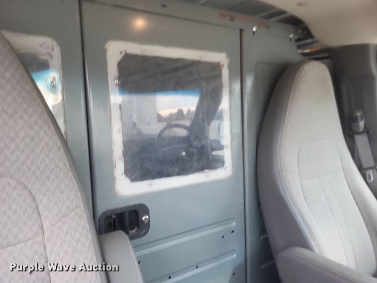 image for item MI9833 2014 Chevrolet Express  van