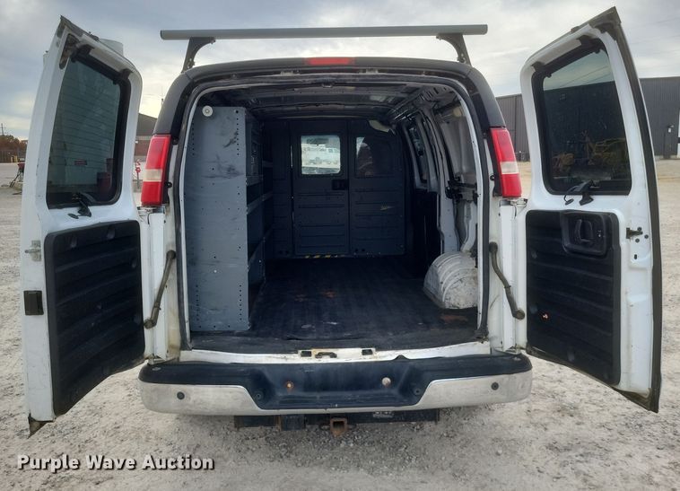 image for item MI9833 2014 Chevrolet Express  van