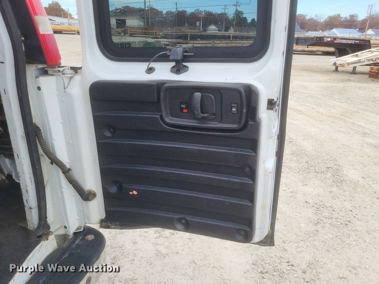 image for item MI9833 2014 Chevrolet Express  van