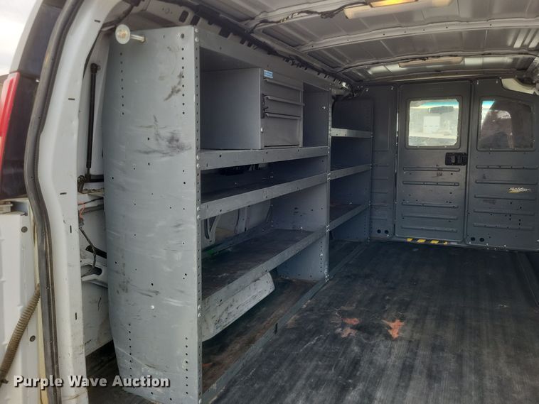 image for item MI9833 2014 Chevrolet Express  van