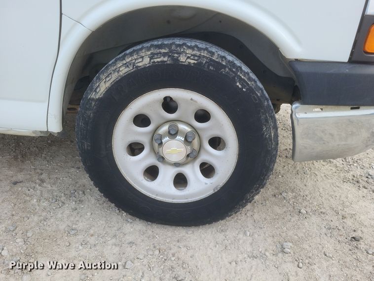 image for item MI9833 2014 Chevrolet Express  van