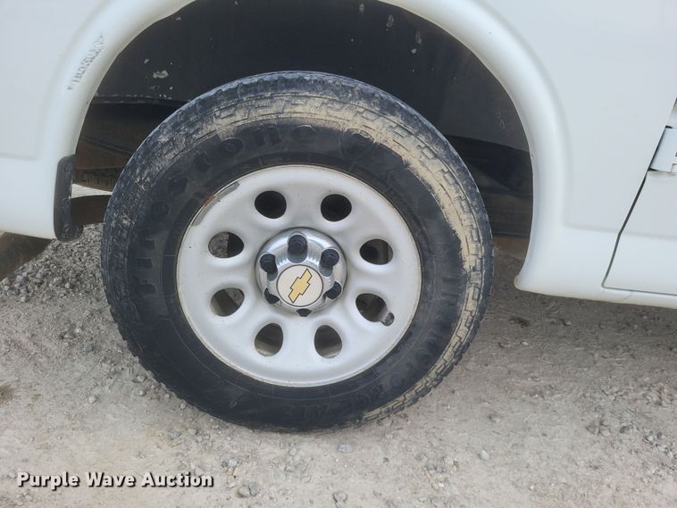 image for item MI9833 2014 Chevrolet Express  van