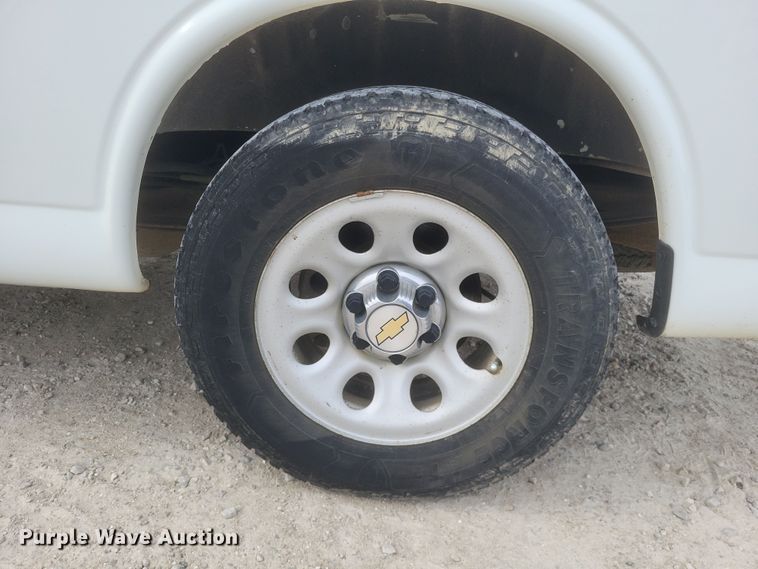 image for item MI9833 2014 Chevrolet Express  van