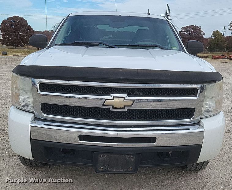 image for item MI9835 2011 Chevrolet Silverado 1500 LS  Ext. Cab pickup truck