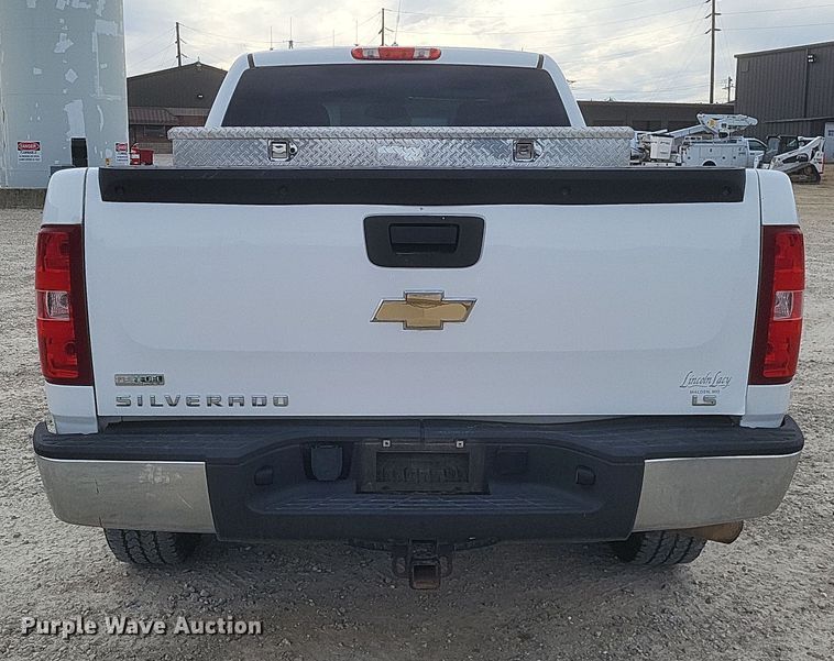 image for item MI9835 2011 Chevrolet Silverado 1500 LS  Ext. Cab pickup truck