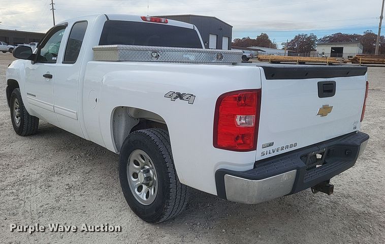 image for item MI9835 2011 Chevrolet Silverado 1500 LS  Ext. Cab pickup truck